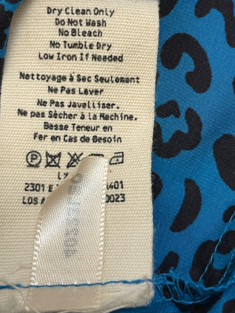 L’Agence 100% Silk Tyler Blue Leopard Print Button Front Blouse - Picture 11 of 11
